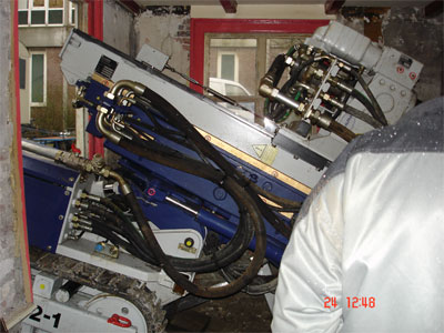 Machine door het raam 3