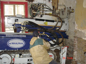 Machine door het raam 4